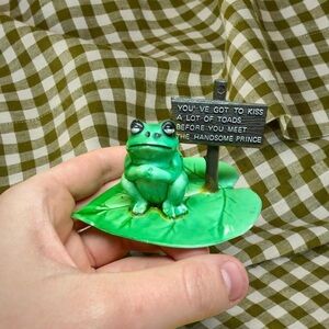 Green Frog trinket on Lily Pad with cute sign 🐸